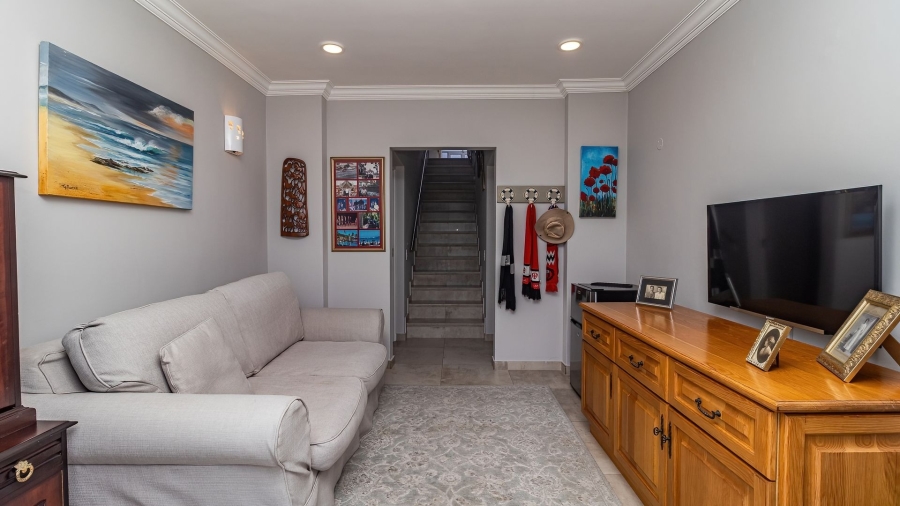 3 Bedroom Property for Sale in Bloubergstrand Western Cape